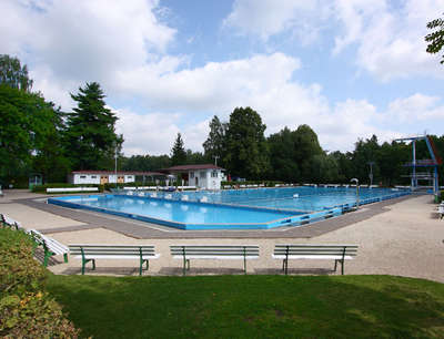 Schwimmbecken im Schwimmbad Friedrichroda