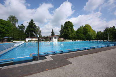Schwimmbecken im Schwimmbad Friedrichroda